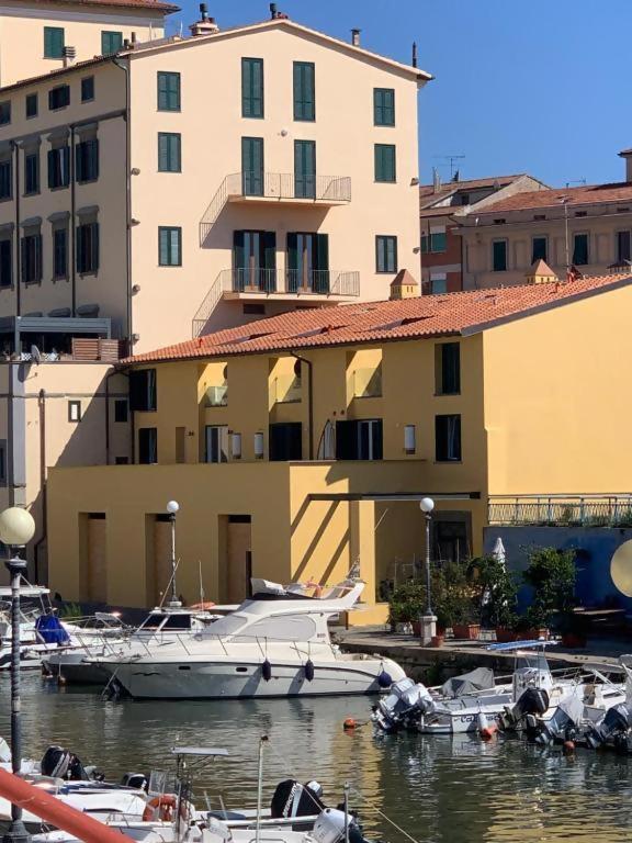 Waterfront Balcony I Grani 2 Resort Style Suite Livorno Luaran gambar