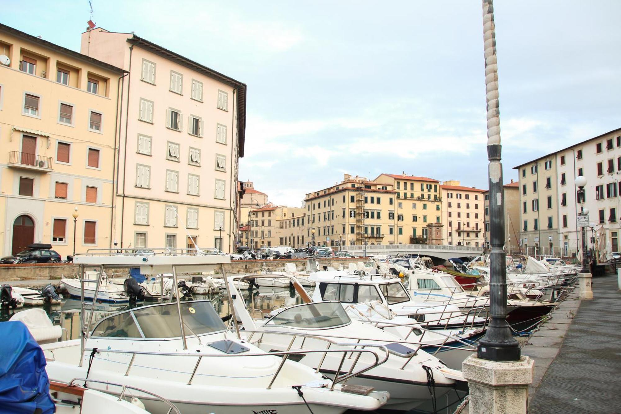 Waterfront Balcony I Grani 2 Resort Style Suite Livorno Luaran gambar