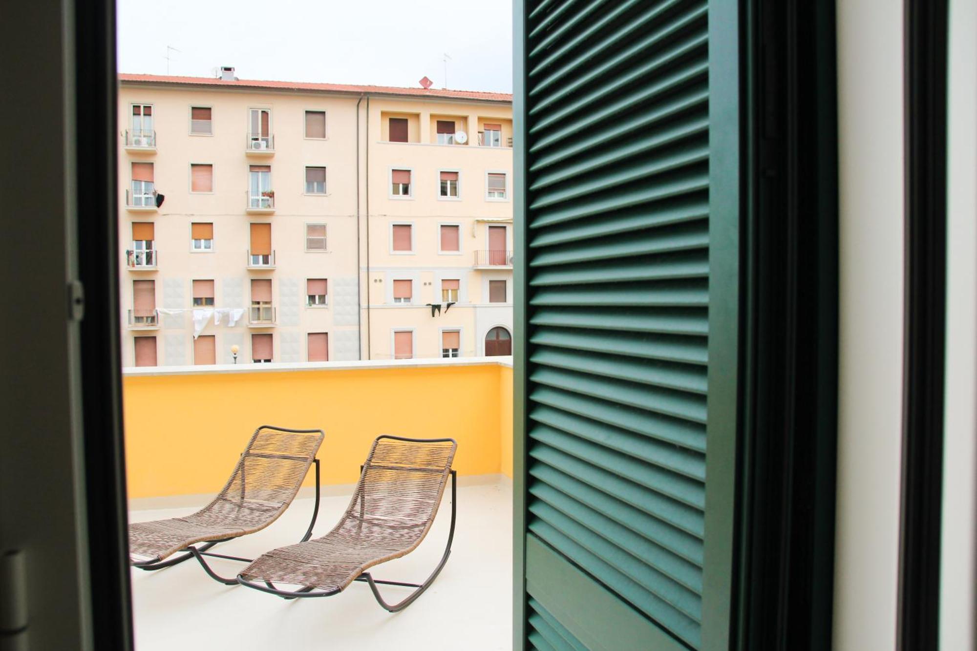 Waterfront Balcony I Grani 2 Resort Style Suite Livorno Luaran gambar