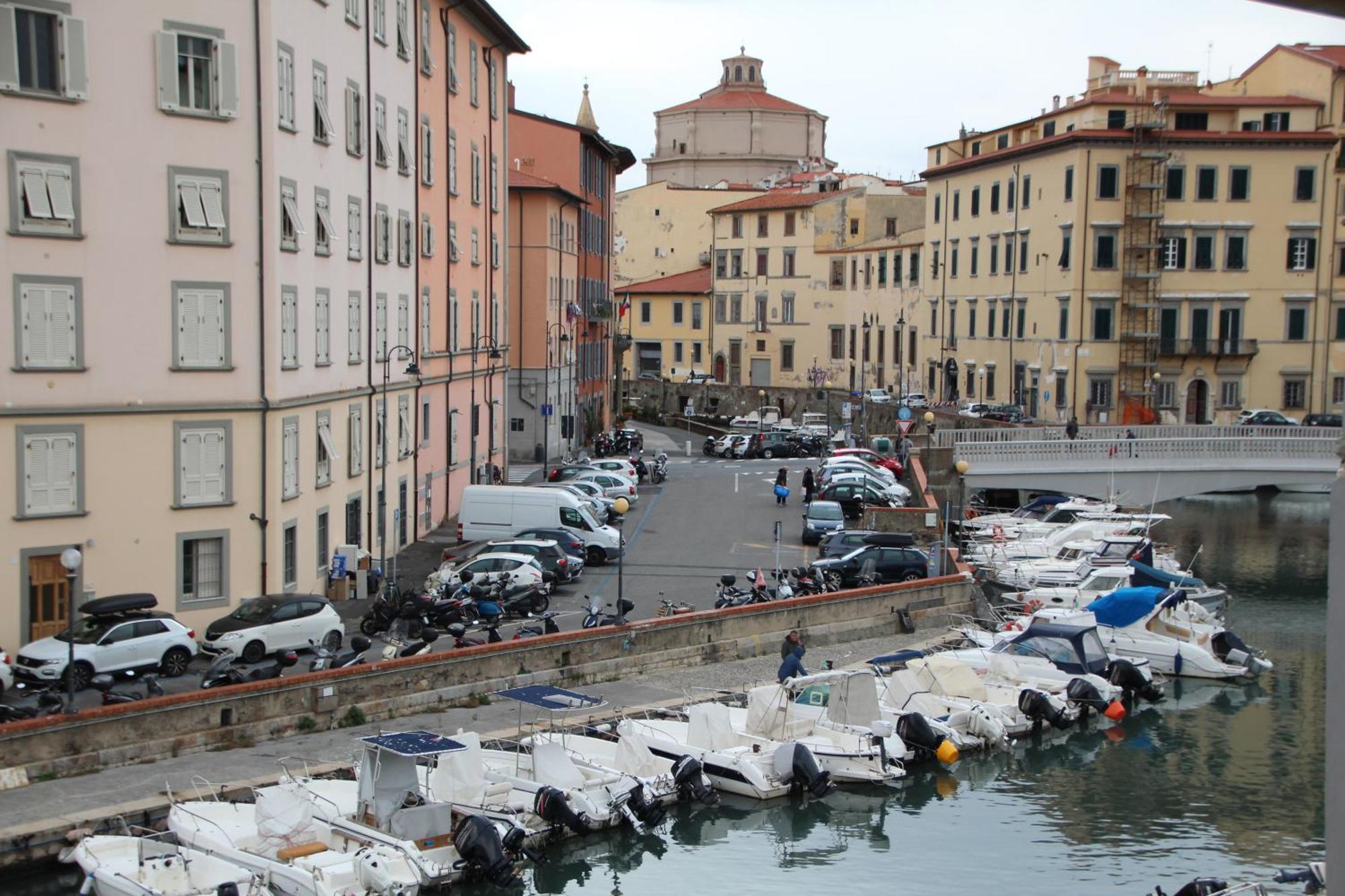 Waterfront Balcony I Grani 2 Resort Style Suite Livorno Luaran gambar