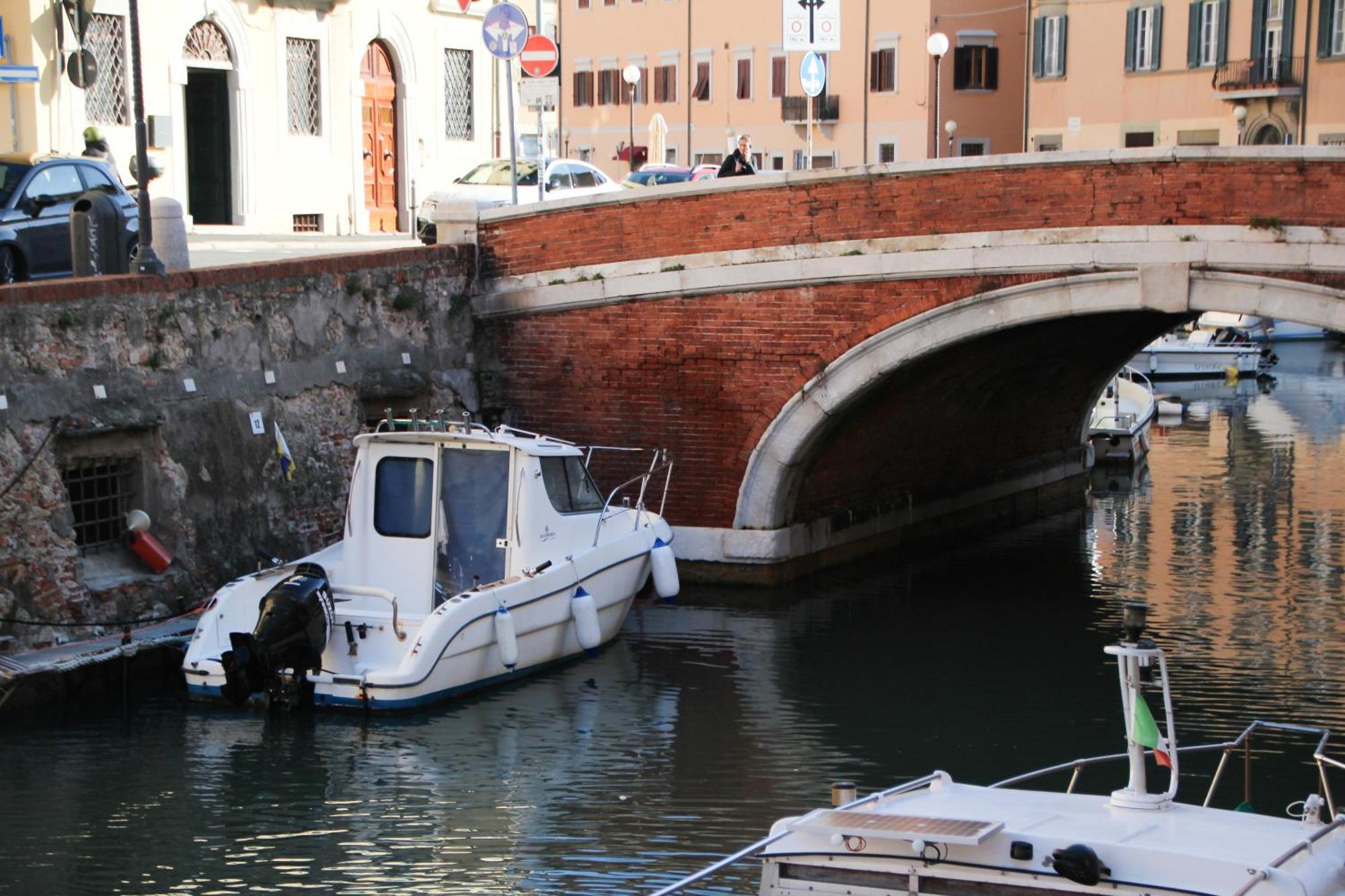 Waterfront Balcony I Grani 2 Resort Style Suite Livorno Luaran gambar