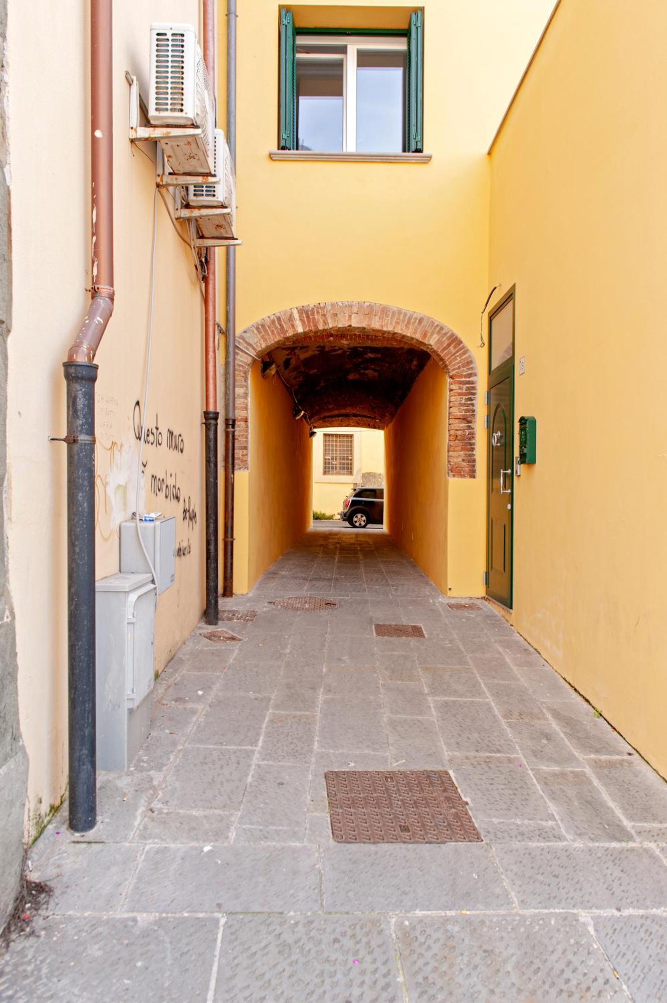 Waterfront Balcony I Grani 2 Resort Style Suite Livorno Luaran gambar