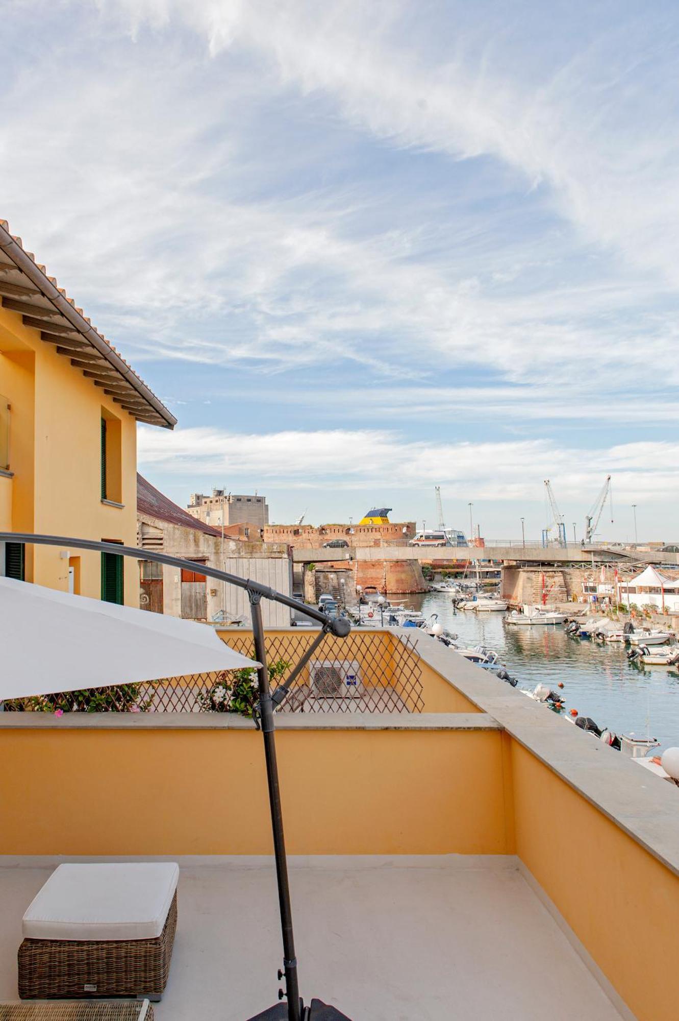 Waterfront Balcony I Grani 2 Resort Style Suite Livorno Luaran gambar